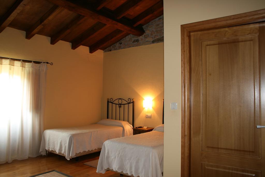 Rectoral De Goian Guest House ซาร์เรีย ห้อง รูปภาพ